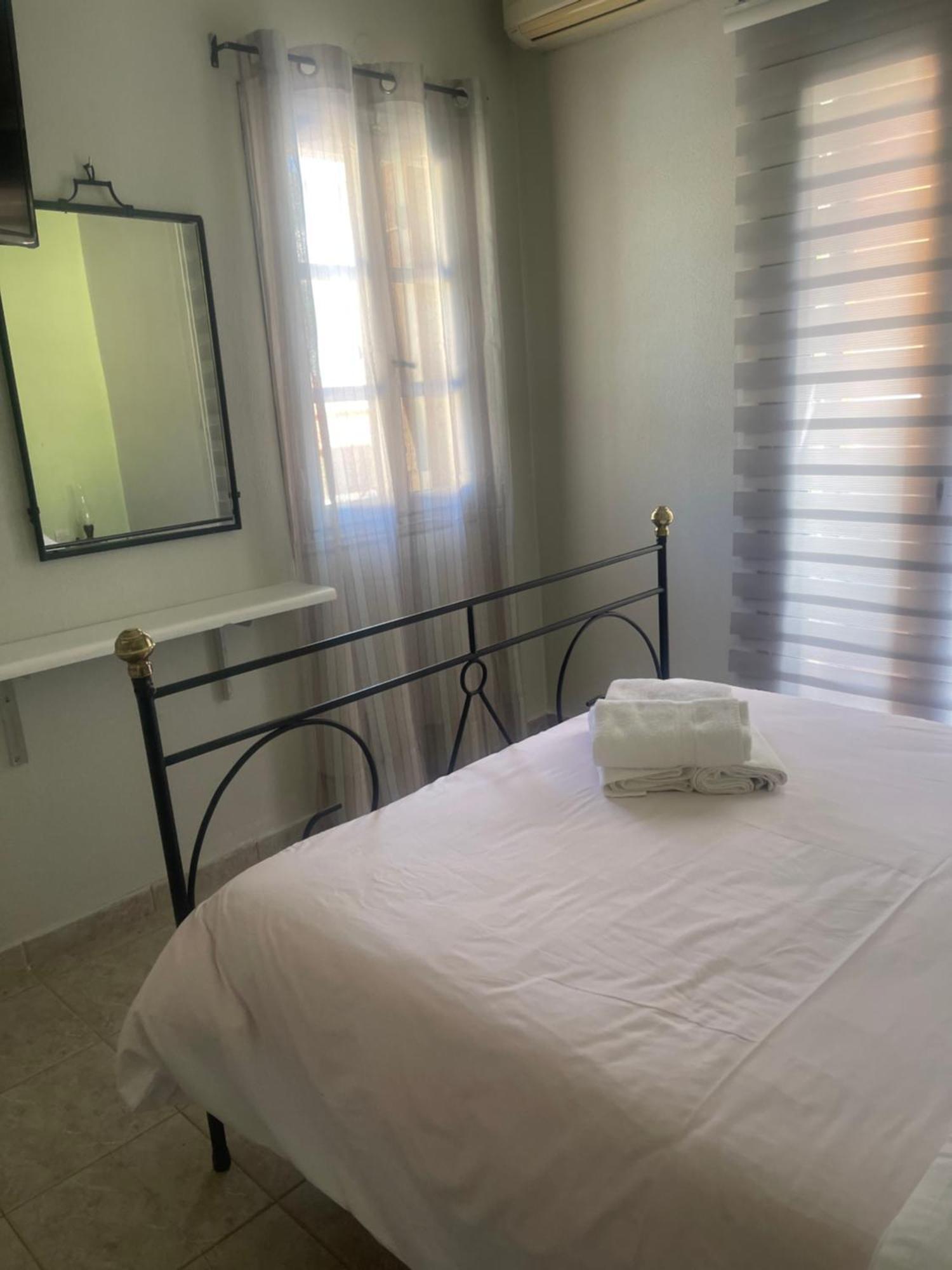 Bed and Breakfast Lithos By The Sea Неон-Оитилон Экстерьер фото