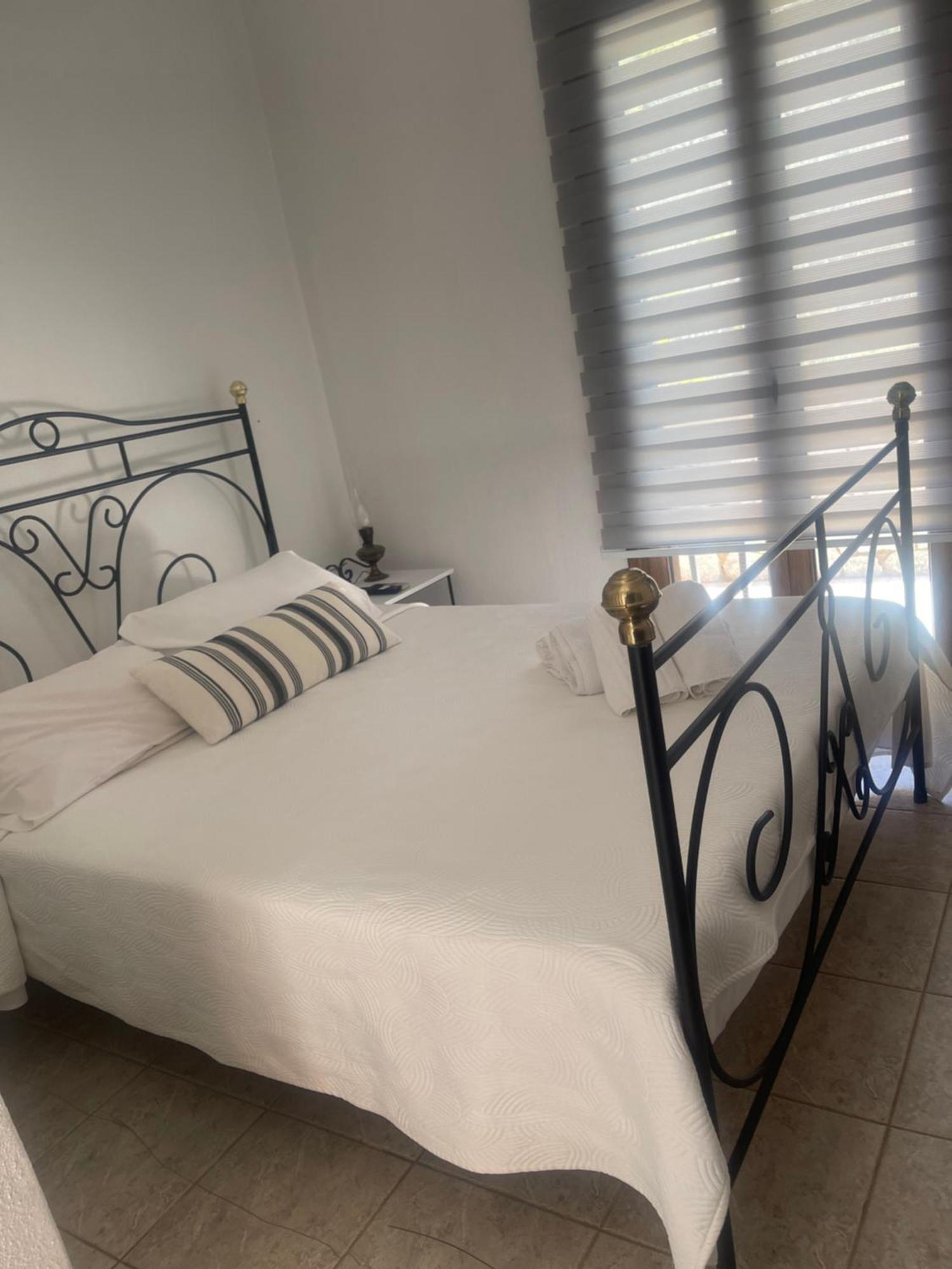 Bed and Breakfast Lithos By The Sea Неон-Оитилон Экстерьер фото
